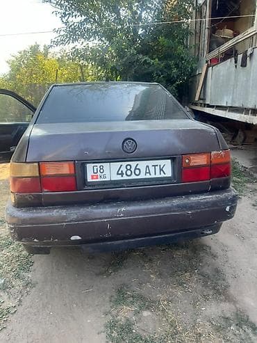 Volkswagen Vento: 1994 г., 1.8 л, Механика, Бензин, Седан at lalafo.kg — 4 Volkswagen Vento: 1994 г., 1.8 л, Механика, Бензин, Седан — 4