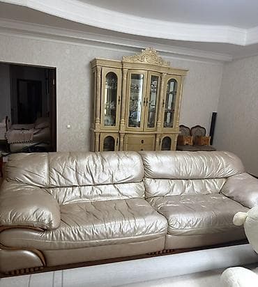 Продаю диван Кожаный диван в классическом стиле. - Материал lalafo.kg да Продаю диван Кожаный диван в классическом стиле. - Материал
