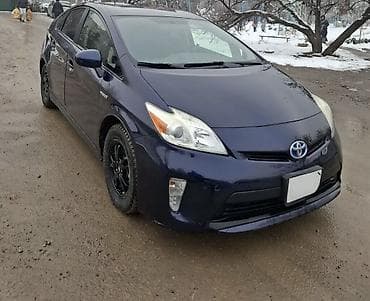 Toyota Prius: 2015 г., 0.8 л, Автомат, Электромобиль at lalafo.kg Toyota Prius: 2015 г., 0.8 л, Автомат, Электромобиль