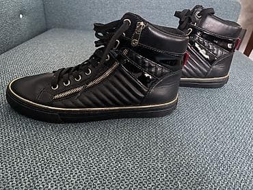 Высокие кеды Guess - Цвет: черный с золотистым кантом и красными at lalafo.kg Высокие кеды Guess - Цвет: черный с золотистым кантом и красными