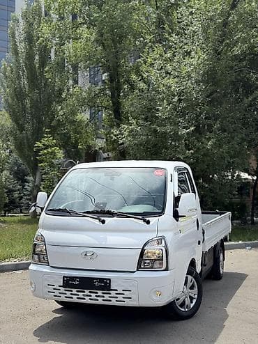 Легкий грузовик, Hyundai, Стандарт, 2 т, Б/у at lalafo.kg Легкий грузовик, Hyundai, Стандарт, 2 т, Б/у