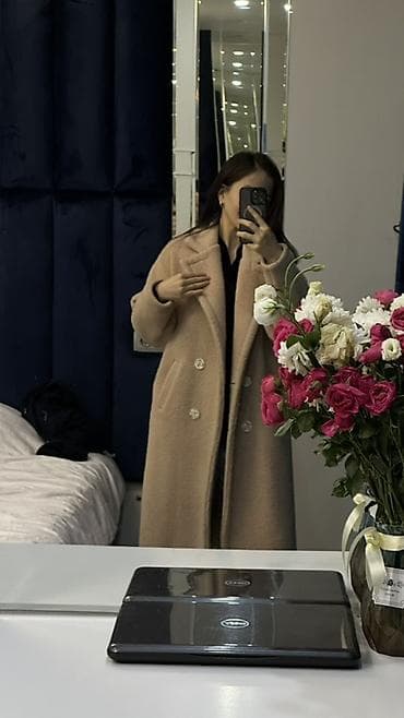 Пальто, Осень-весна, Искусственный мех, Длинная модель, Оверсайз at lalafo.kg Пальто, Осень-весна, Искусственный мех, Длинная модель, Оверсайз