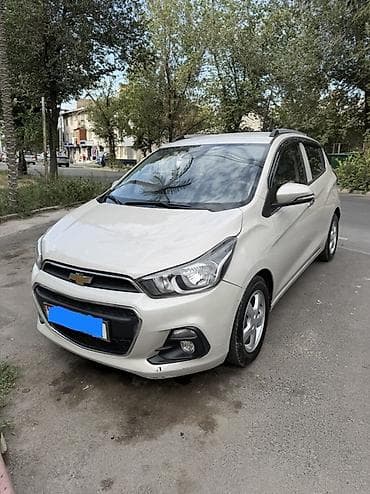Chevrolet Spark: 2017 г., 1 л, Вариатор, Бензин, Хэтчбэк at lalafo.kg Chevrolet Spark: 2017 г., 1 л, Вариатор, Бензин, Хэтчбэк