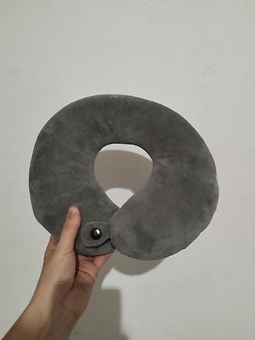 Подборка вещей и аксессуаров отдаю всё за 2000с, 13вещей если at lalafo.kg Подборка вещей и аксессуаров отдаю всё за 2000с, 13вещей если