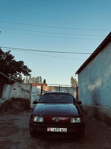 Volkswagen Passat Variant: 1990 г., 1.8 л, Механика, Бензин, Универсал at lalafo.kg Volkswagen Passat Variant: 1990 г., 1.8 л, Механика, Бензин, Универсал