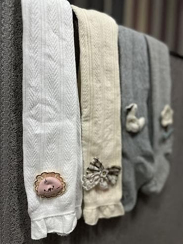 Детские вязаные колготки с декоративными брошь-нашивками.1-8 лет - at lalafo.kg Детские вязаные колготки с декоративными брошь-нашивками.1-8 лет -