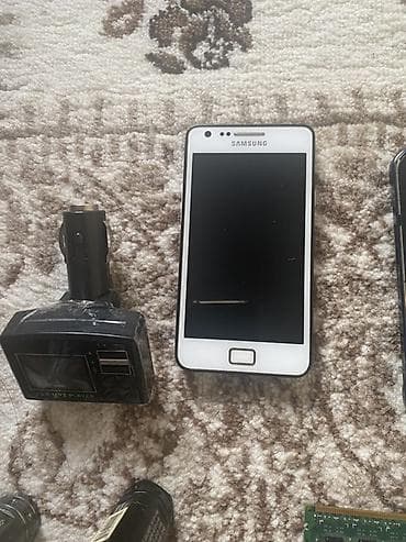 Набор электроники и аксессуаров Состав: - Смартфон Samsung Galaxy S at lalafo.kg Набор электроники и аксессуаров Состав: - Смартфон Samsung Galaxy S