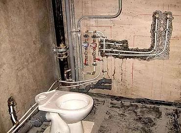 Комплект сантехнической разводки для санузла с установленным унитазом at lalafo.kg Комплект сантехнической разводки для санузла с установленным унитазом