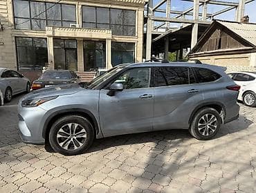 Toyota Highlander: 2021 г., 2.5 л, Автомат, Гибрид, Кроссовер at lalafo.kg Toyota Highlander: 2021 г., 2.5 л, Автомат, Гибрид, Кроссовер