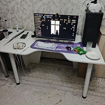 Компьютерный стол - самовызов - Просторная столешница из ЛДСП at lalafo.kg Компьютерный стол - самовызов - Просторная столешница из ЛДСП