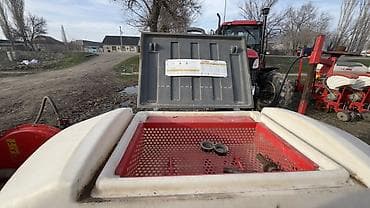 Рулонные пресс-подборщики: Пневматическая пропашная сеялка с центральным бункером - Тип at lalafo.kg — 2 Рулонные пресс-подборщики: Пневматическая пропашная сеялка с центральным бункером - Тип — 2