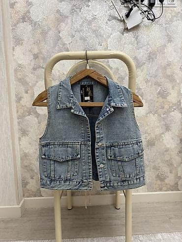 Три предмета женского гардероба. 1) Джинсовая жилетка - Цвет at lalafo.kg Три предмета женского гардероба. 1) Джинсовая жилетка - Цвет