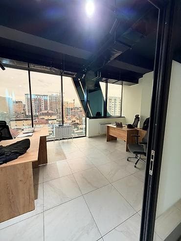 Продажа офисов 67 м², С ремонтом, С мебелью, Административное здание, 5 этаж at lalafo.kg Продажа офисов 67 м², С ремонтом, С мебелью, Административное здание, 5 этаж