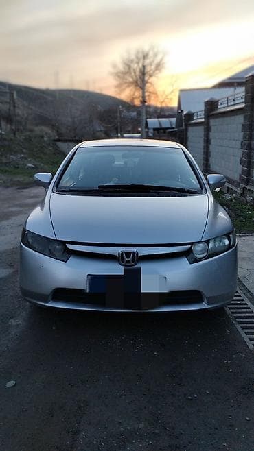 Honda Civic: 2008 г., 1.3 л, Автомат, Бензин, Седан at lalafo.kg Honda Civic: 2008 г., 1.3 л, Автомат, Бензин, Седан