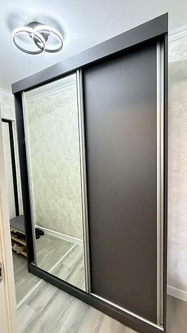 Шкаф купе, Б/у, С зеркалом, МДФ at lalafo.kg Шкаф купе, Б/у, С зеркалом, МДФ