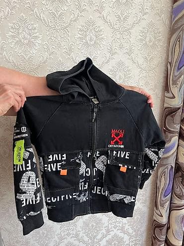 Толстовка кофта бомбер с капюшоном Возраст 6-7 лет Рост 110-120 см at lalafo.kg Толстовка кофта бомбер с капюшоном Возраст 6-7 лет Рост 110-120 см