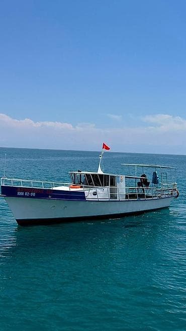 Прогулочный катер для водных экскурсий от 12 до 15 человек - at lalafo.kg Прогулочный катер для водных экскурсий от 12 до 15 человек -