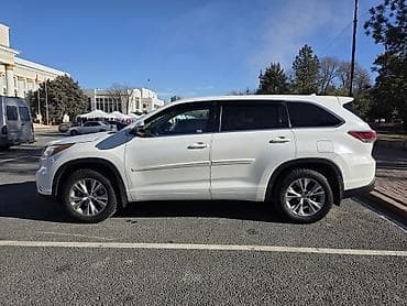 Toyota Highlander: 2015 г., 3.5 л, Автомат, Бензин, Кроссовер at lalafo.kg Toyota Highlander: 2015 г., 3.5 л, Автомат, Бензин, Кроссовер