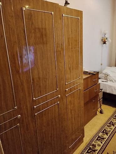 Трёхстворчатый шкаф для одежды - Корпус и фасады в отделке под тёплый at lalafo.kg Трёхстворчатый шкаф для одежды - Корпус и фасады в отделке под тёплый