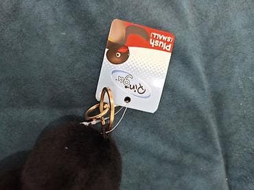 Очень милый брелок в виде пингвина 🐧 Мягкий и приятный на ощупь at lalafo.kg Очень милый брелок в виде пингвина 🐧 Мягкий и приятный на ощупь