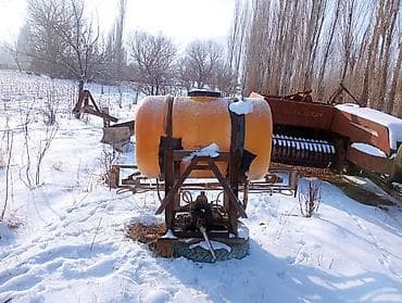 Навесной тракторный опрыскиватель для полевых и садовых работ at lalafo.kg Навесной тракторный опрыскиватель для полевых и садовых работ