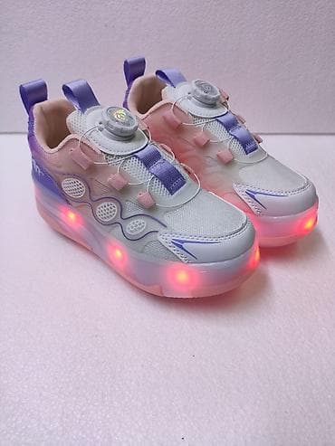 Новые детские кроссовки-ролики со светящейся подошвой - 2-в-1 at lalafo.kg Новые детские кроссовки-ролики со светящейся подошвой - 2-в-1