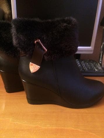 Срочно продаю зиние ботинки. Очень удобные и теплые at lalafo.kg Срочно продаю зиние ботинки. Очень удобные и теплые