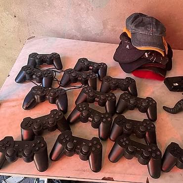 Игровые геймпады (набор) 800 за все - Классическая форма DualShock at lalafo.kg Игровые геймпады (набор) 800 за все - Классическая форма DualShock