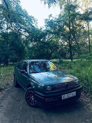 Volkswagen Vento: 1993 г., 1.8 л, Механика, Газ, Седан at lalafo.kg Volkswagen Vento: 1993 г., 1.8 л, Механика, Газ, Седан