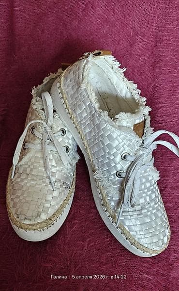 Лоферы, 38, Bugatti, Б/у, цвет - Белый at lalafo.kg Лоферы, 38, Bugatti, Б/у, цвет - Белый