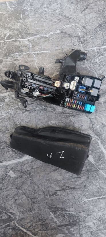 Блок предохранителей Toyota 2017 г., Б/у, Оригинал, США at lalafo.kg Блок предохранителей Toyota 2017 г., Б/у, Оригинал, США