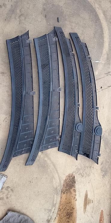 Жабо Mercedes-Benz, Б/у, Оригинал at lalafo.kg Жабо Mercedes-Benz, Б/у, Оригинал