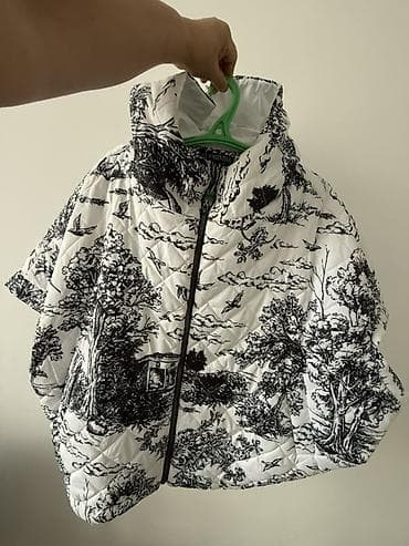 Стеганое пончо-куртка Valentina, размер 48-52 Почти новое - Фасон at lalafo.kg Стеганое пончо-куртка Valentina, размер 48-52 Почти новое - Фасон