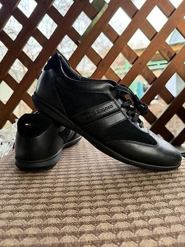 Мужские кроссовки, 45, Tommy Hilfiger, Новый, цвет - Черный at lalafo.kg Мужские кроссовки, 45, Tommy Hilfiger, Новый, цвет - Черный