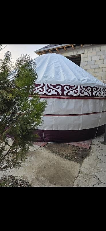 Юрта (традиционная кочевая палатка) с резными дверями и полным at lalafo.kg Юрта (традиционная кочевая палатка) с резными дверями и полным