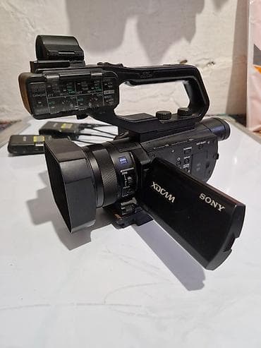 Sony XDCAM, комплект (петлички, штатив, батарейки и т.д) at lalafo.kg Sony XDCAM, комплект (петлички, штатив, батарейки и т.д)