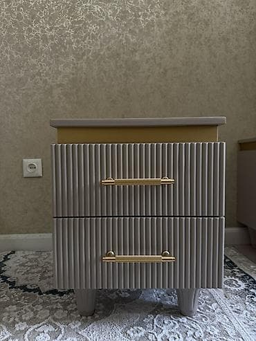 Кийим үчүн комоддор: Комплект мебели для спальни в современном стиле: - Туалетный/комодный lalafo.kg да — 3 Кийим үчүн комоддор: Комплект мебели для спальни в современном стиле: - Туалетный/комодный — 3