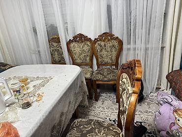 Стол и стул для зала, цвет - Коричневый at lalafo.kg Стол и стул для зала, цвет - Коричневый