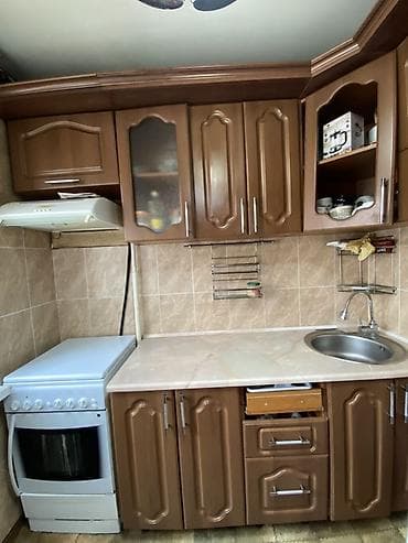 Кухонный гарнитур, цвет - Коричневый, МДФ at lalafo.kg Кухонный гарнитур, цвет - Коричневый, МДФ