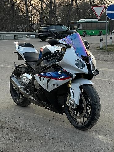 Спортбайк BMW, 1000 куб. см, Бензин at lalafo.kg Спортбайк BMW, 1000 куб. см, Бензин
