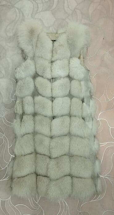 Другие жилеты M, цвет - Белый at lalafo.kg Другие жилеты M, цвет - Белый