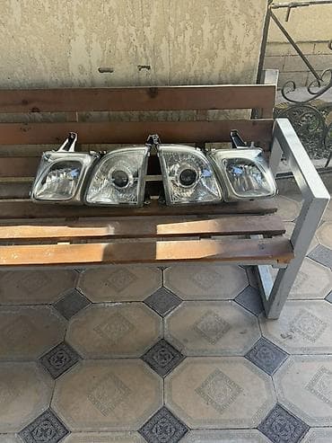 Комплект передних фар Lexus 2004 г., Б/у, Оригинал, Китай at lalafo.kg Комплект передних фар Lexus 2004 г., Б/у, Оригинал, Китай