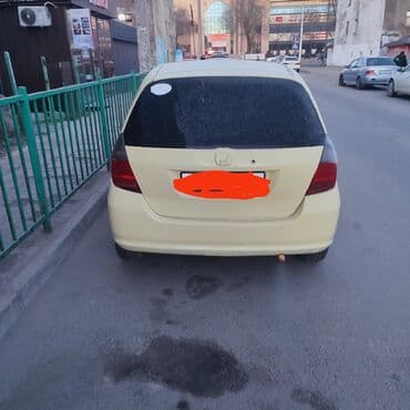 Honda Fit: 2003 г., 1.3 л, Автомат, Бензин, Хэтчбэк at lalafo.kg Honda Fit: 2003 г., 1.3 л, Автомат, Бензин, Хэтчбэк