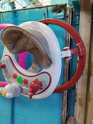 Детское игровое сиденье/ходунки для малышей с развивающей панелью at lalafo.kg Детское игровое сиденье/ходунки для малышей с развивающей панелью