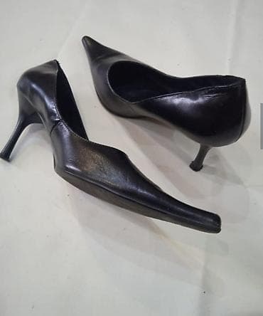 Классические женские туфли-лодочки на каблуке. - Цвет: черный - at lalafo.kg Классические женские туфли-лодочки на каблуке. - Цвет: черный -