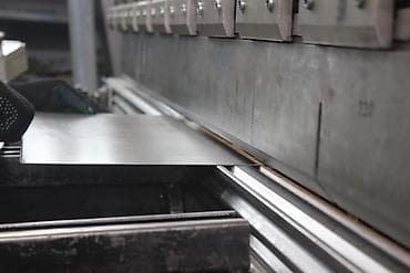 Резка металла резка листа услуга гильотины Изделия и услуги at lalafo.kg Резка металла резка листа услуга гильотины Изделия и услуги