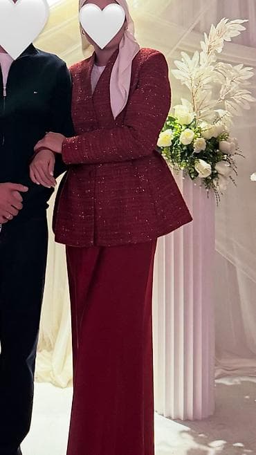 Костюм с юбкой, Модель юбки: Прямая, Макси, Пиджак, S at lalafo.kg Костюм с юбкой, Модель юбки: Прямая, Макси, Пиджак, S