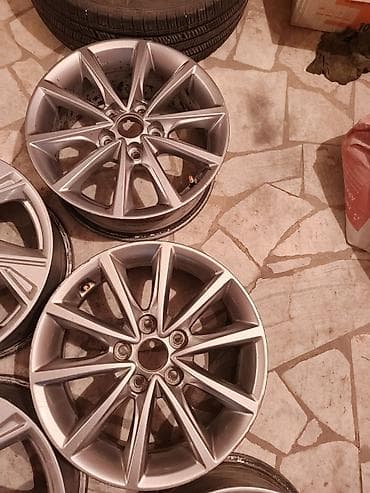 Литые Диски R 16 Hyundai, Пара, отверстий - 5, Б/у at lalafo.kg Литые Диски R 16 Hyundai, Пара, отверстий - 5, Б/у