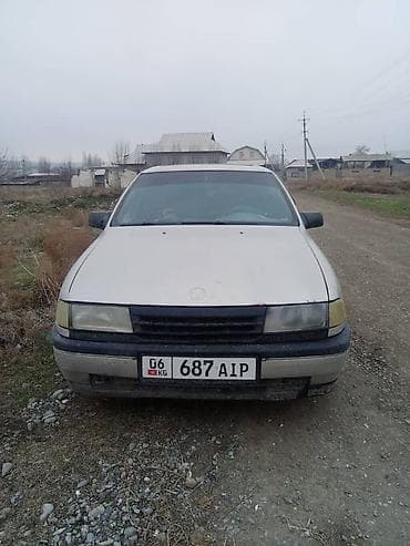 Седан (4 двери), белый цвет, на киргизских номерах 06 KG 687 AIP at lalafo.kg Седан (4 двери), белый цвет, на киргизских номерах 06 KG 687 AIP