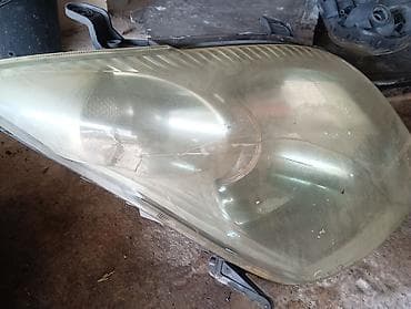 Комплект передних фар Toyota 2004 г., Оригинал, Япония at lalafo.kg Комплект передних фар Toyota 2004 г., Оригинал, Япония